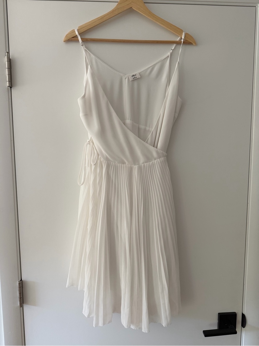 Aritzia • Wilfred White Pleated Wrap Dress